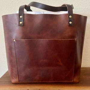 portland leather • chestnut large Classic tote